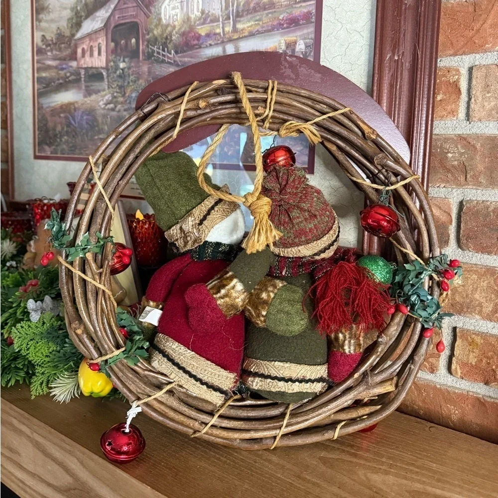 Handmade Vintage 1999 Festive Snowman Holiday Wreath - Green and Red